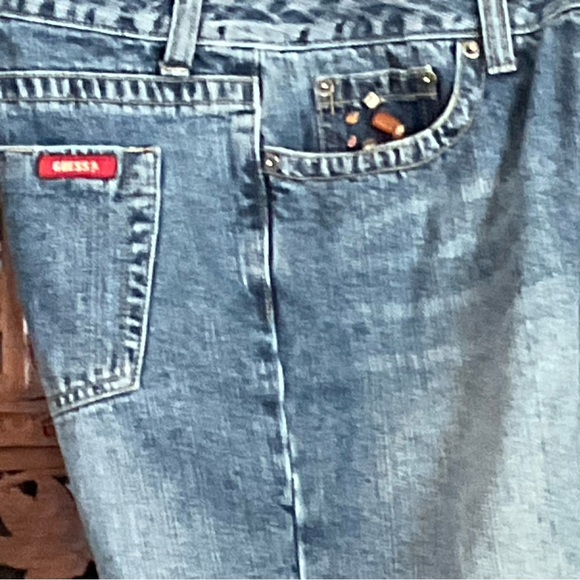 Guess Size 31 Ladies Straight Leg, Medium Wash, Faded, Embellished Jeans - Picture 9 of 16